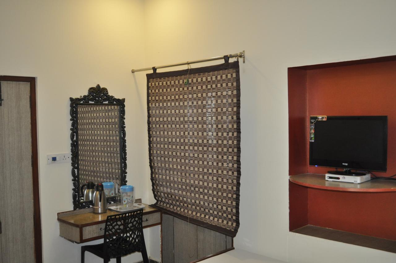 Hotel Kabli Nowe Delhi Zewnętrze zdjęcie