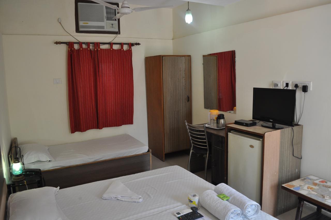 Hotel Kabli Nowe Delhi Zewnętrze zdjęcie