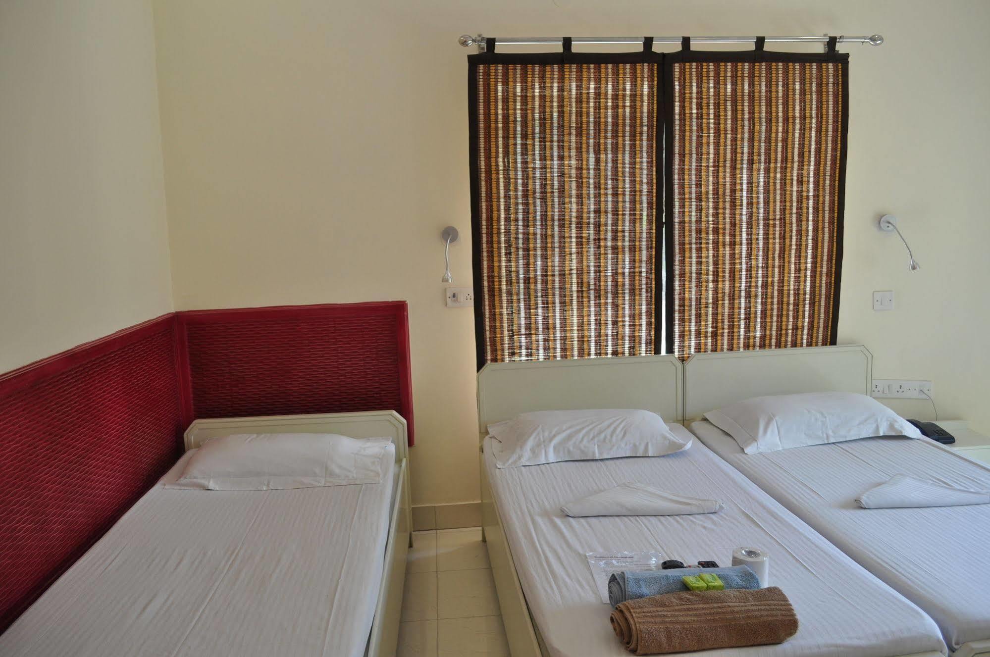 Hotel Kabli Nowe Delhi Zewnętrze zdjęcie