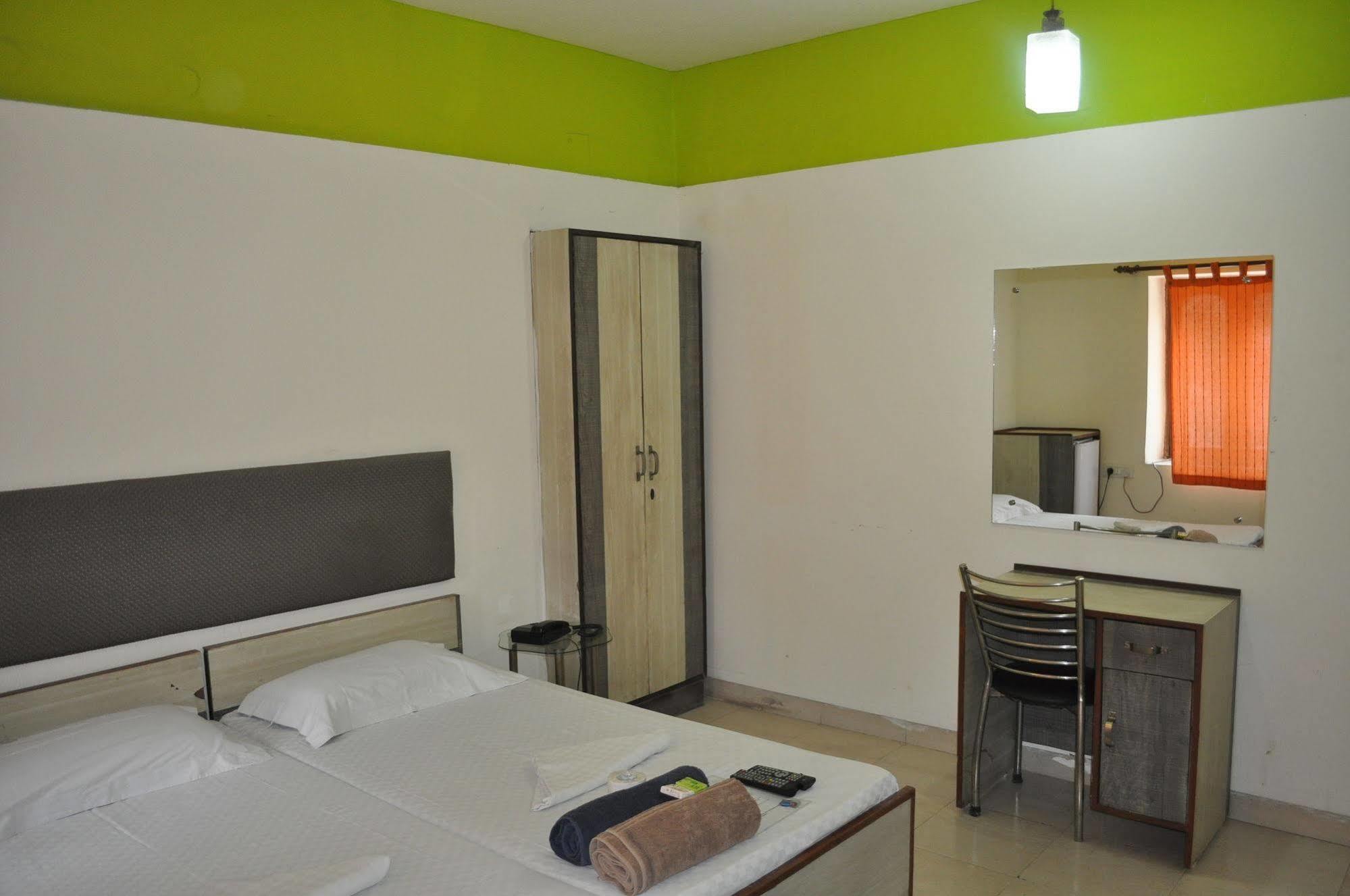 Hotel Kabli Nowe Delhi Zewnętrze zdjęcie