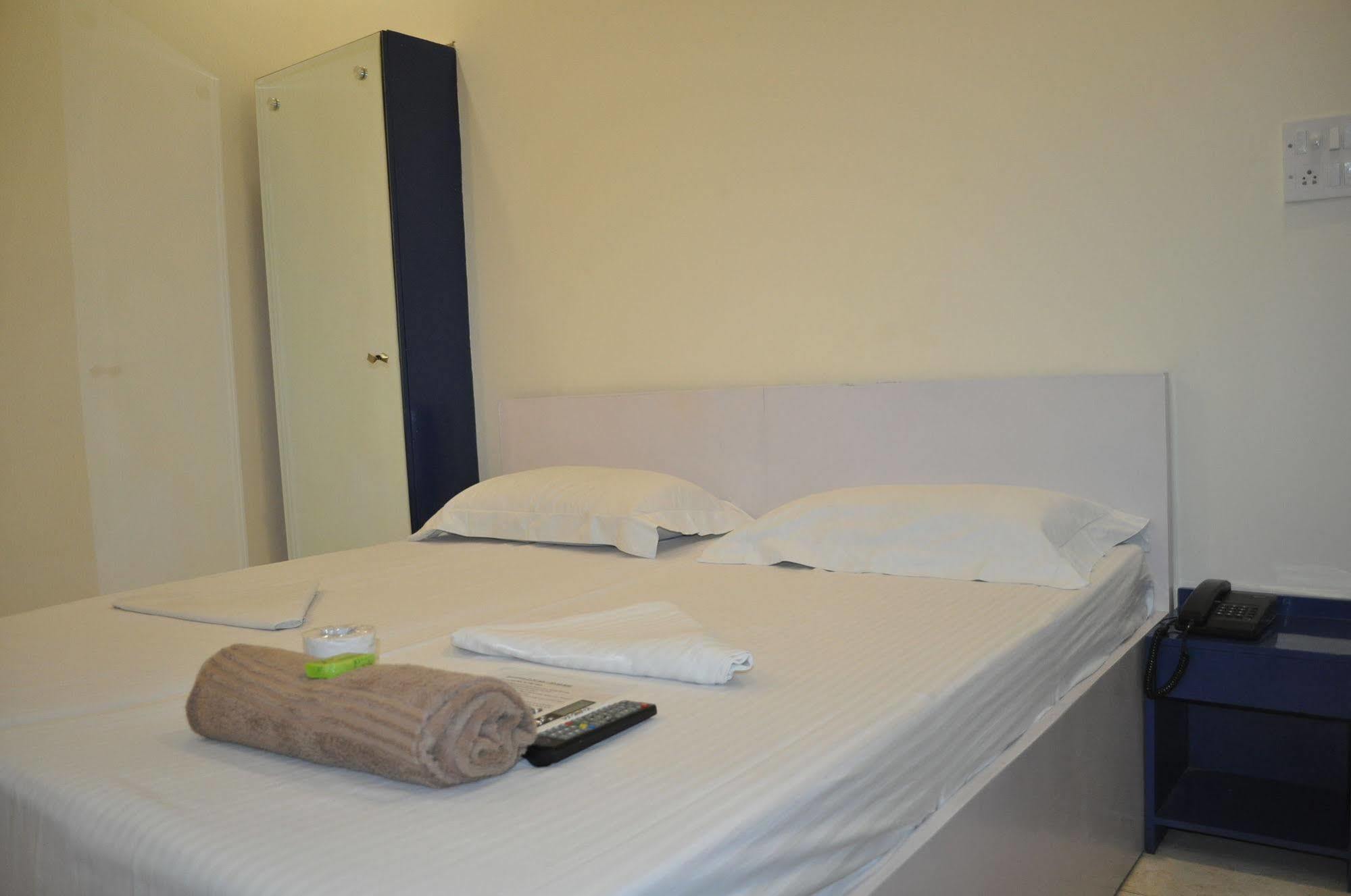 Hotel Kabli Nowe Delhi Zewnętrze zdjęcie
