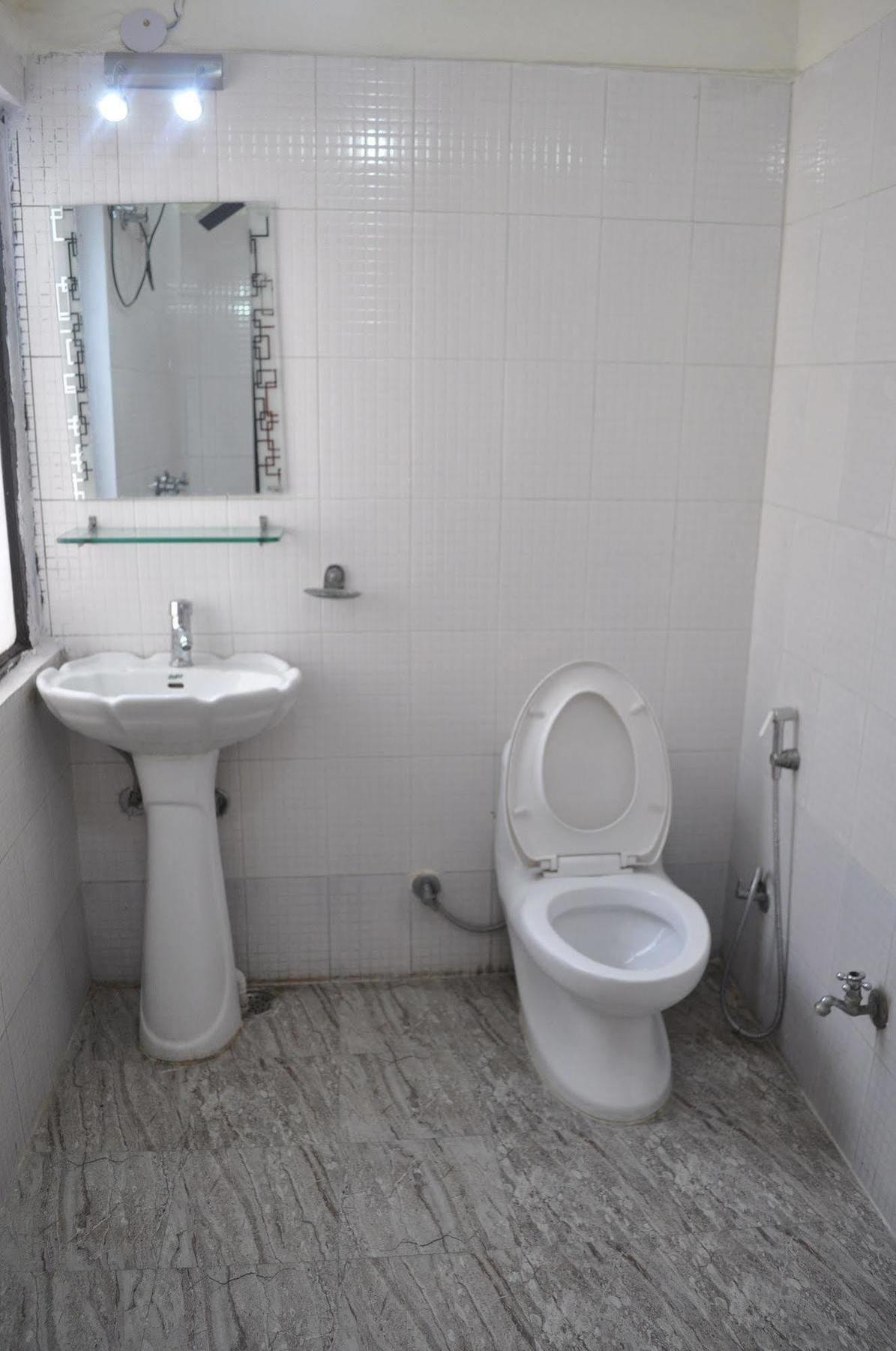 Hotel Kabli Nowe Delhi Zewnętrze zdjęcie